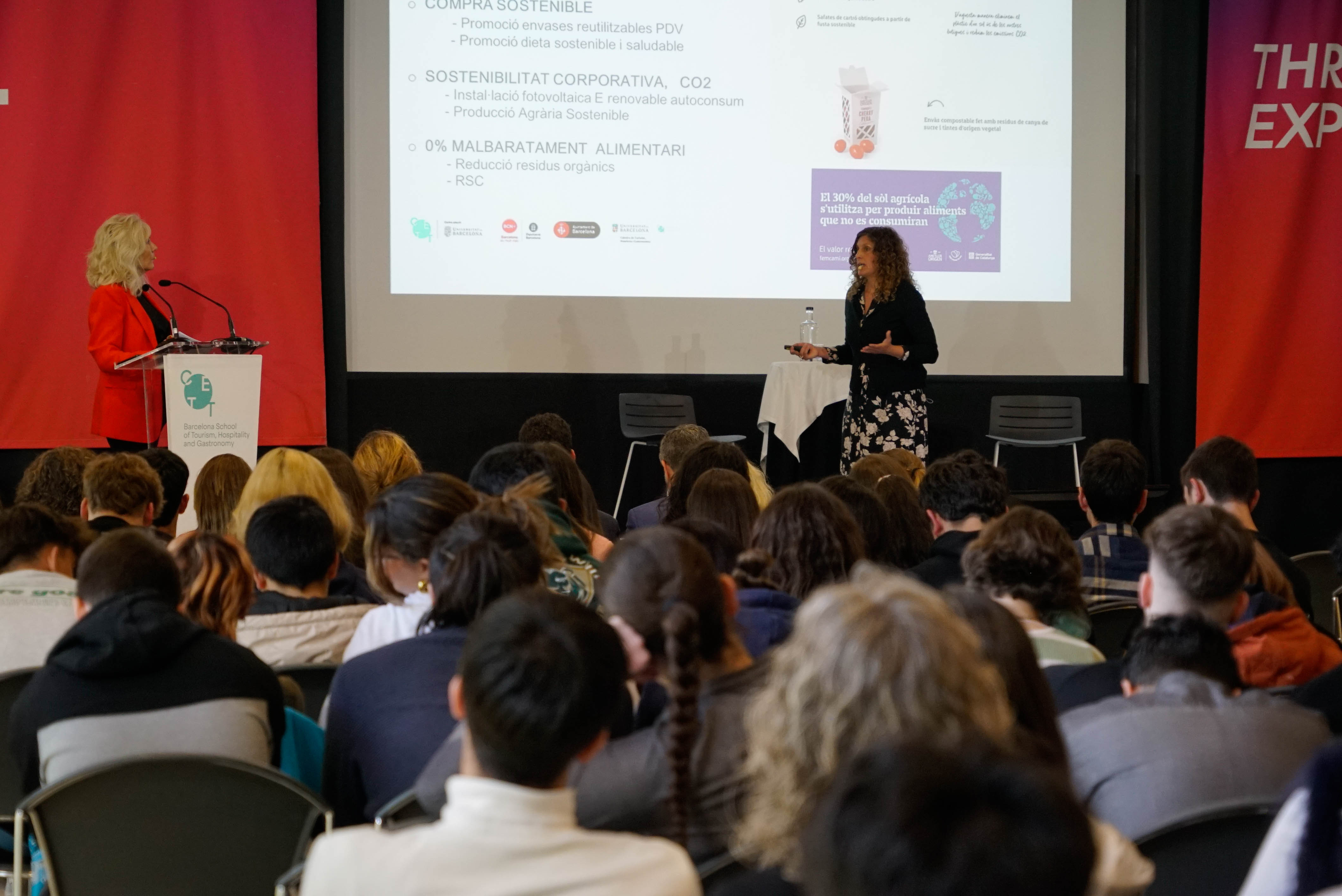 Photography from: La revolució de les dades i la IA, al centre de la XVIII Trobada Gastronòmica | Aula Restaurant